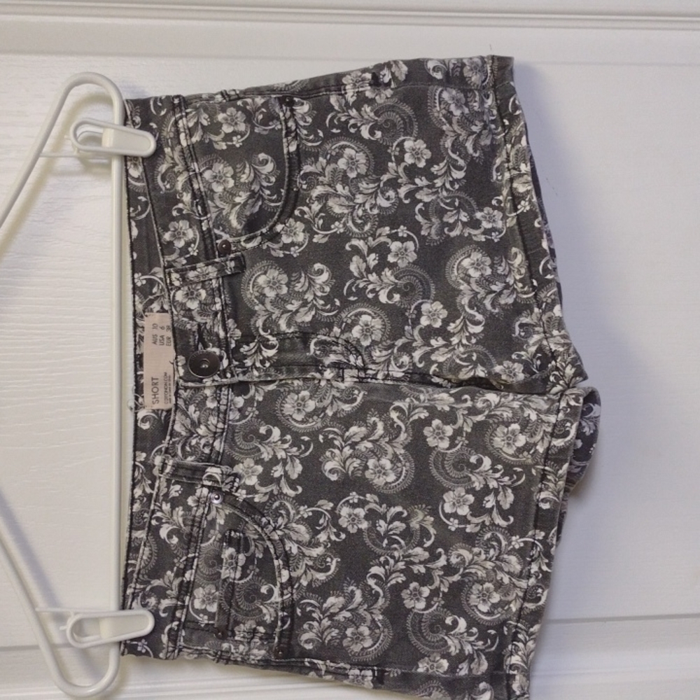 COTTON on shorts, size 6, black and white denim, - Picture 1 of 4